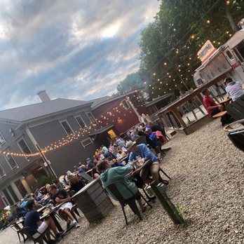 Restaurant at Smuttynose - Outside seating - New American Near Me - Hampton, New Hampshire