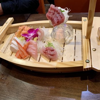 Kumo Sushi - 21 Piece Sashimi Deluxe - Japanese Near Me - Herndon, Virginia