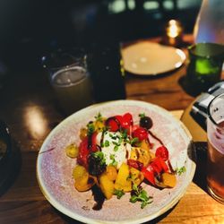 HEIRLOOM TOMATO 14 Burrata + evoo + balsamic reduction + micro basil + maldon salt