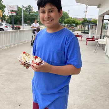 Comet Frozen Custard - Banana Split - Ice Cream & Frozen Yogurt Near Me - Rolling Meadows, Illinois Comet Frozen Custard - Banana Split - Ice Cream & Frozen Yogurt Near Me - Rolling Meadows, Illinois