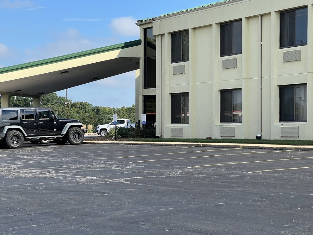 QUALITY INN Updated September 2024 25 Photos & 15 Reviews 12 Hwy