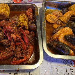 X2 combo 1. One with crayfish and clam. The other with mussel and shrimp.