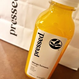 Mango Turmeric Lemonade! Good drink! 5/5. IG: @amei.eats Mango Turmeric Lemonade! Good drink! 5/5. IG: @amei.eats
