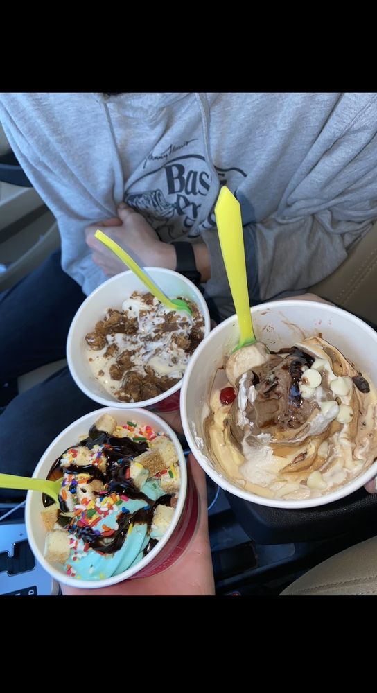 SWEETFROG PREMIUM FROZEN YOGURT Updated August 2024 11 Photos & 13