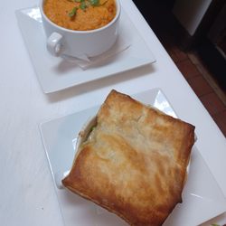 Geraghty's Pub - Chicken pot pie and Vegan shepherds pie