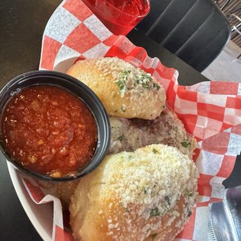 Perla's Pizza - Garlic knots - Cocktail Bars Near Me - Winter Park, Florida Perla's Pizza - Garlic knots - Cocktail Bars Near Me - Winter Park, Florida