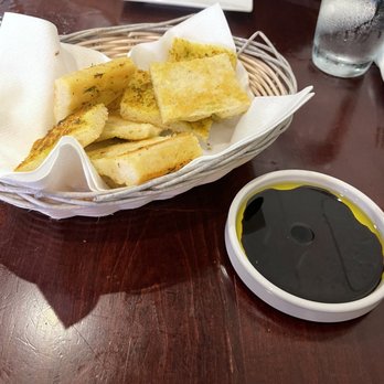Bistro 135 - Complimentary bread with some olive oil for dipping - Italian Near Me - Tracy, California