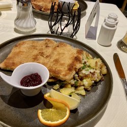 Restaurant Grauer Bär - Schnitzel!!!