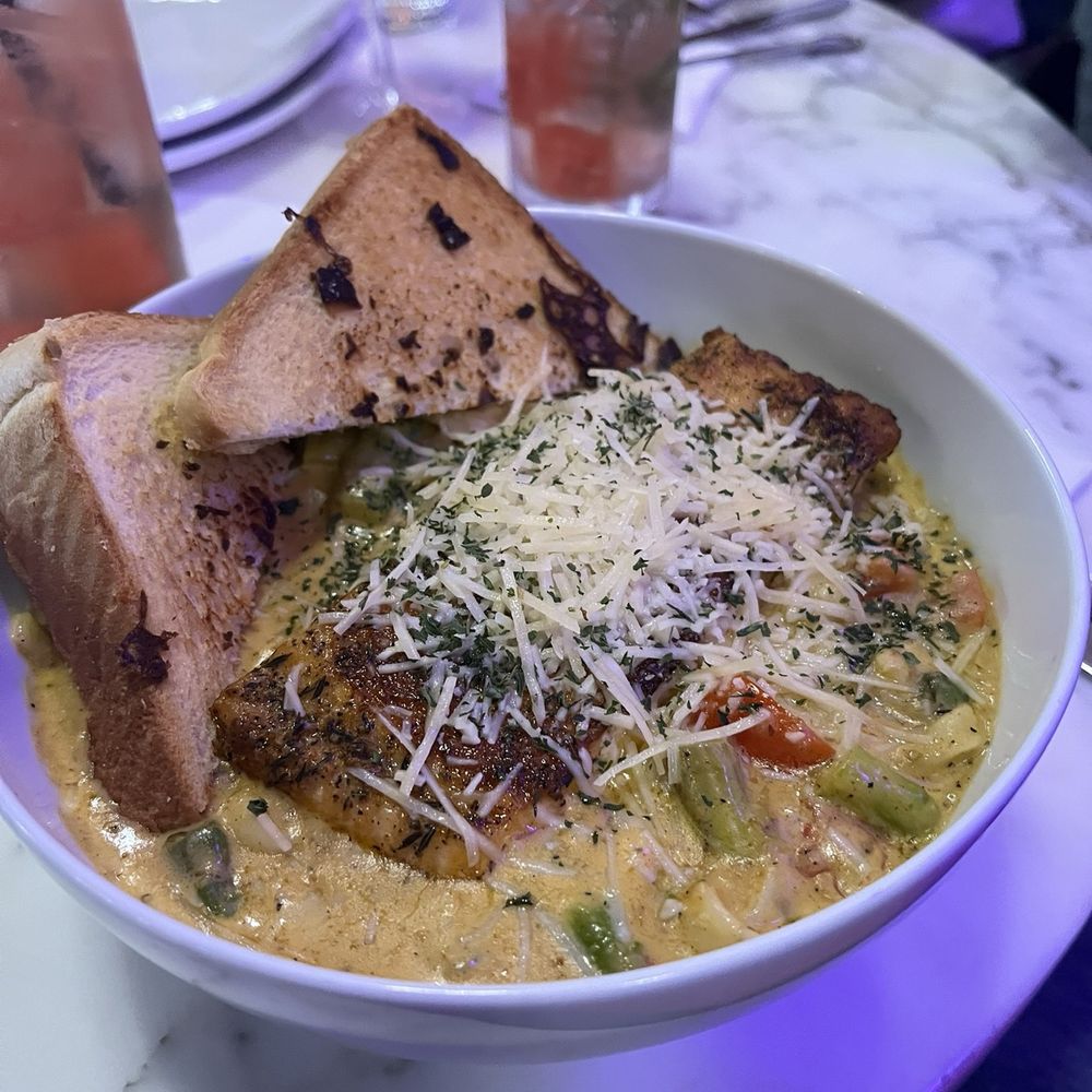 Mosa Restaurant and Bar - Salmon n grits - Breakfast & Brunch Near Me - Atlanta, Georgia