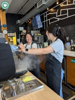 Louie Coffee Shop by null