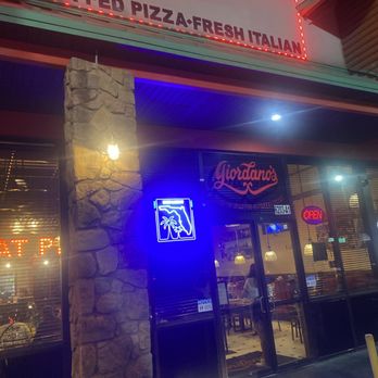 Giordano's - Pizza Near Me - Orlando, Florida