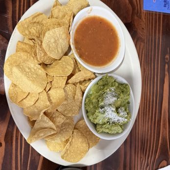 Mariscos El Meño - Chips and guacamole - Seafood Near Me - Puerto Peñasco, SON