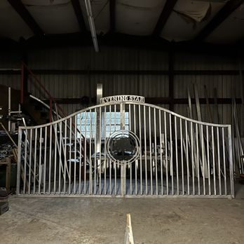 Raw Metal Solutions - large driveway entry gate - Metal Fabricators Near Me Raw Metal Solutions - large driveway entry gate - Metal Fabricators Near Me