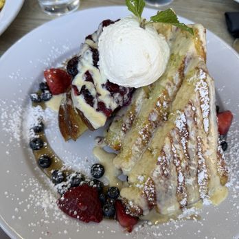 Green Eggs Cafe - Creme Brûlée French Toast - Breakfast & Brunch Near Me - Philadelphia, Pennsylvania