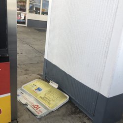 Homewood Shell - This place is a bit of a mess