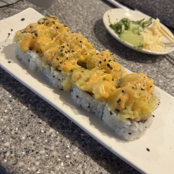 Momo Sushi - Hawaiian Roll - Sushi Bars Near Me - Henderson, Nevada