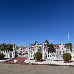 Casa de Azucar - Front of this incredible house devoted to God and Love