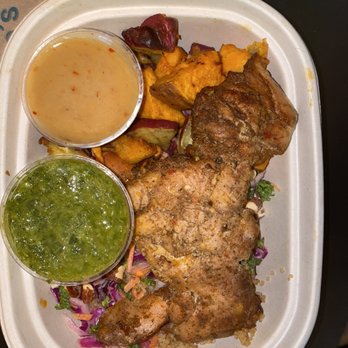 sweetgreen - Healthy Salads, Wraps, and Bowls - Hot Honey Chicken Plate - Salad Near Me - Austin, Texas