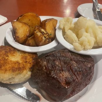 Gallo's Seafood - Steak and crab cake - Seafood Near Me - Philadelphia, Pennsylvania Gallo's Seafood - Steak and crab cake - Seafood Near Me - Philadelphia, Pennsylvania