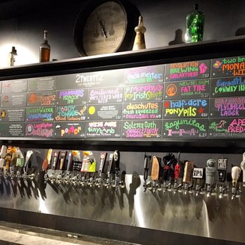 2Twenty2 Tavern - Nice rotating tap selection! - Cocktail Bars Near Me - Chicago, Illinois