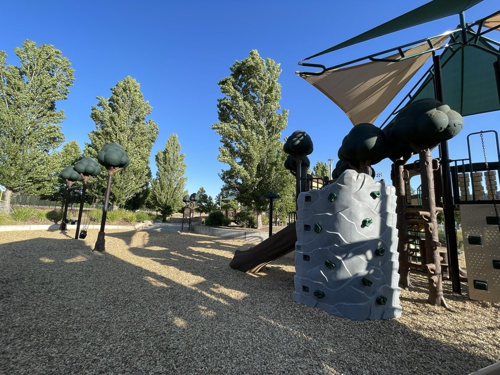 Bernal Community Park Logo