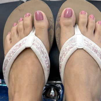 Ivy Nails - Nail Salons Near Me - Lynnwood, Washington