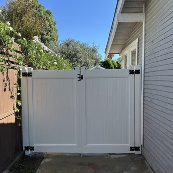 Irvine Fence - Fences & Gates Near Me - Wilmington, California Irvine Fence - Fences & Gates Near Me - Wilmington, California