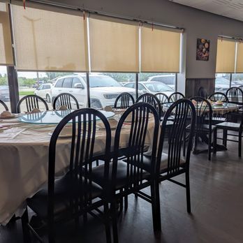 Trizest Restaurant - The dining room soon filled with the weekend lunch rush. - Chinese Near Me - Sterling Heights, Michigan