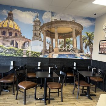 Carnitas Don Alfredo Bensenville - Seating - Tacos Near Me - Bensenville, Illinois