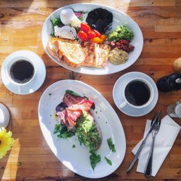 Full veggie + avocado toast w/ bacon