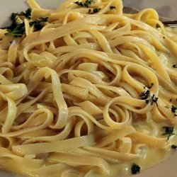Massa's Restaurant - Fettuccine Alfredo