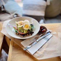 Grutogi Bistro - Rise & Shine Avocado Toast