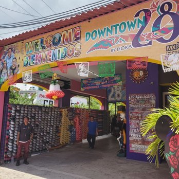 Mercado 28 - Plaza 28 Cancun, right where R2 bus drops off - Farmers Market Near Me - Cancún, ROO