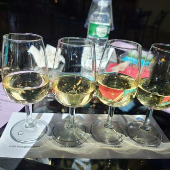 Raphael Vineyard and Winery - The whites - Wine Tasting Room Near Me - Peconic, New York