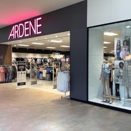 Exterior photo of Ardene - Toronto, Ontario Exterior photo of Ardene - Toronto, Ontario