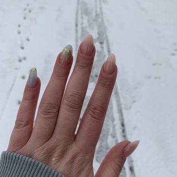 American Nail Spa - Nude ombré gold dip powder nails with tips - Nail Salons Near Me - Chicago, Illinois American Nail Spa - Nude ombré gold dip powder nails with tips - Nail Salons Near Me - Chicago, Illinois