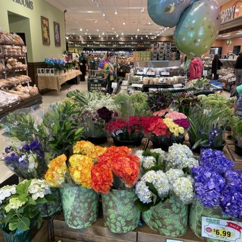 Milam’s Market - a display of flowers and balloons - Grocery Near Me - Pinecrest, Florida Milam’s Market - a display of flowers and balloons - Grocery Near Me - Pinecrest, Florida