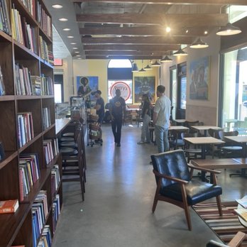 Perry's Joint - Look at all this space - Sandwiches Near Me - Pasadena, California Perry's Joint - Look at all this space - Sandwiches Near Me - Pasadena, California