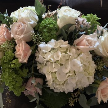 Alpha Floral - Centerpiece arrangement one day after the wedding reception. - Florists Near Me - Santa Barbara, California Alpha Floral - Centerpiece arrangement one day after the wedding reception. - Florists Near Me - Santa Barbara, California