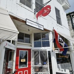 Stonington Ice Cream Company - This is the restaurant side, with the ice cream shop attached on the left side