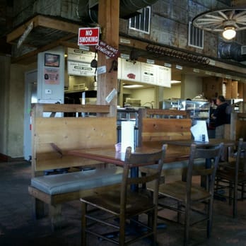 Baker's Ribs - the interior of a restaurant - Barbeque Near Me - Mesquite, Texas