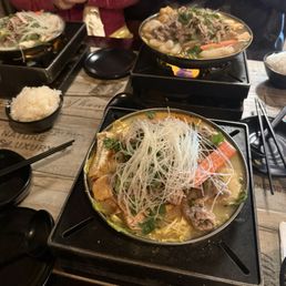 1.Beef Hot Pot 沙茶牛肉锅 11.Sichuan Spicy Hot Pot/四川麻辣锅 1.Beef Hot Pot 沙茶牛肉锅 11.Sichuan Spicy Hot Pot/四川麻辣锅