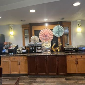 Best Western Plus McCall Lodge & Suites - Breakfast - Hotels Near Me - McCall, Idaho Best Western Plus McCall Lodge & Suites - Breakfast - Hotels Near Me - McCall, Idaho