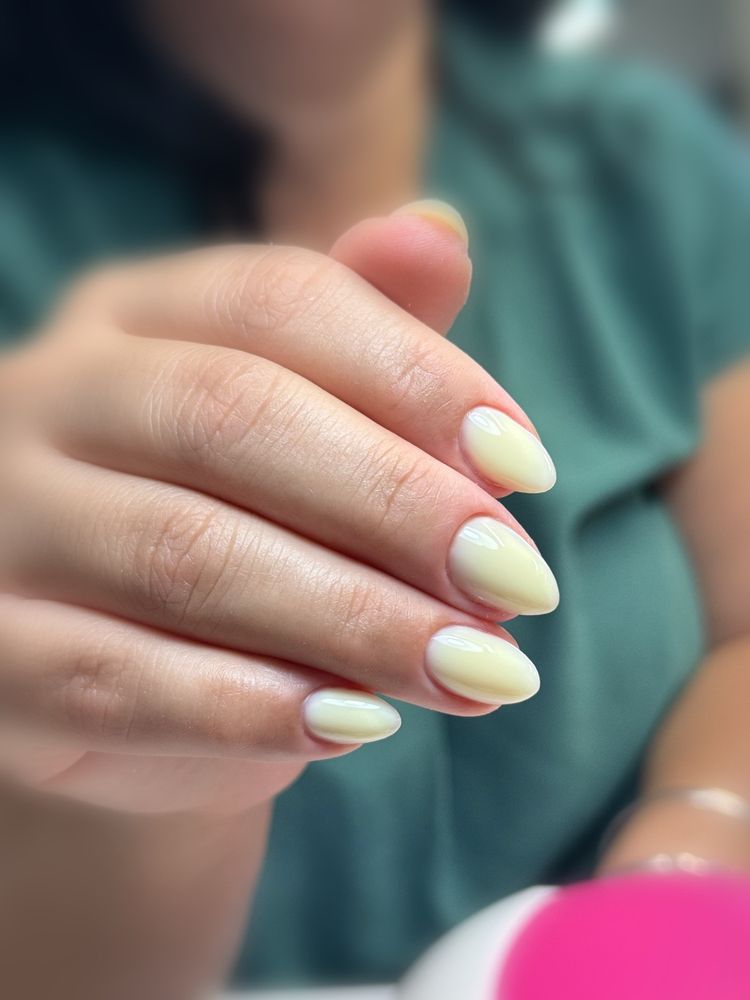 Marianna’s Nail Studio Logo