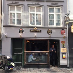 Charlie's Bar