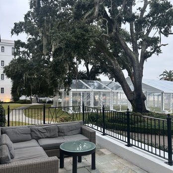 The White House Hotel Biloxi - Outside grounds - Hotels Near Me - Biloxi, Mississippi The White House Hotel Biloxi - Outside grounds - Hotels Near Me - Biloxi, Mississippi