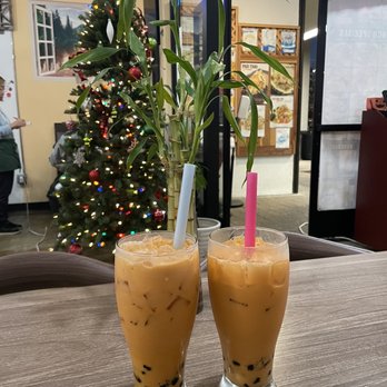 AM Noodle - Thai tea with boba- and Christmas decorations in early November - Thai Near Me - Ventura, California AM Noodle - Thai tea with boba- and Christmas decorations in early November - Thai Near Me - Ventura, California