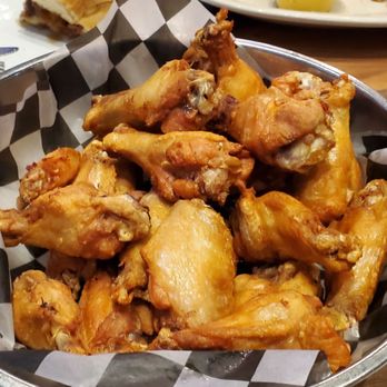 Quincy’s Potomac Bar & Grille - 20pc Wings ($29.99) - Salad Near Me - Potomac, Maryland Quincy’s Potomac Bar & Grille - 20pc Wings ($29.99) - Salad Near Me - Potomac, Maryland