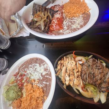 Elvira's Mexican Grill - Carne asada plate and chicken and meat fajita plate with sides - Mexican Near Me - Simi Valley, California Elvira's Mexican Grill - Carne asada plate and chicken and meat fajita plate with sides - Mexican Near Me - Simi Valley, California