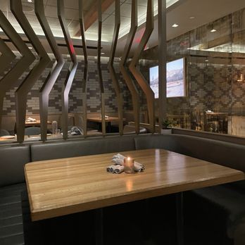 Moxies - Inside - Lounges Near Me - Miami, Florida